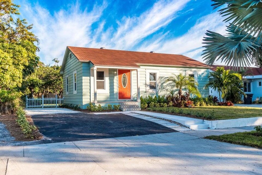 Photo of 815 Lytle Street, West Palm Beach, FL 33405 (MLS # R10907077)