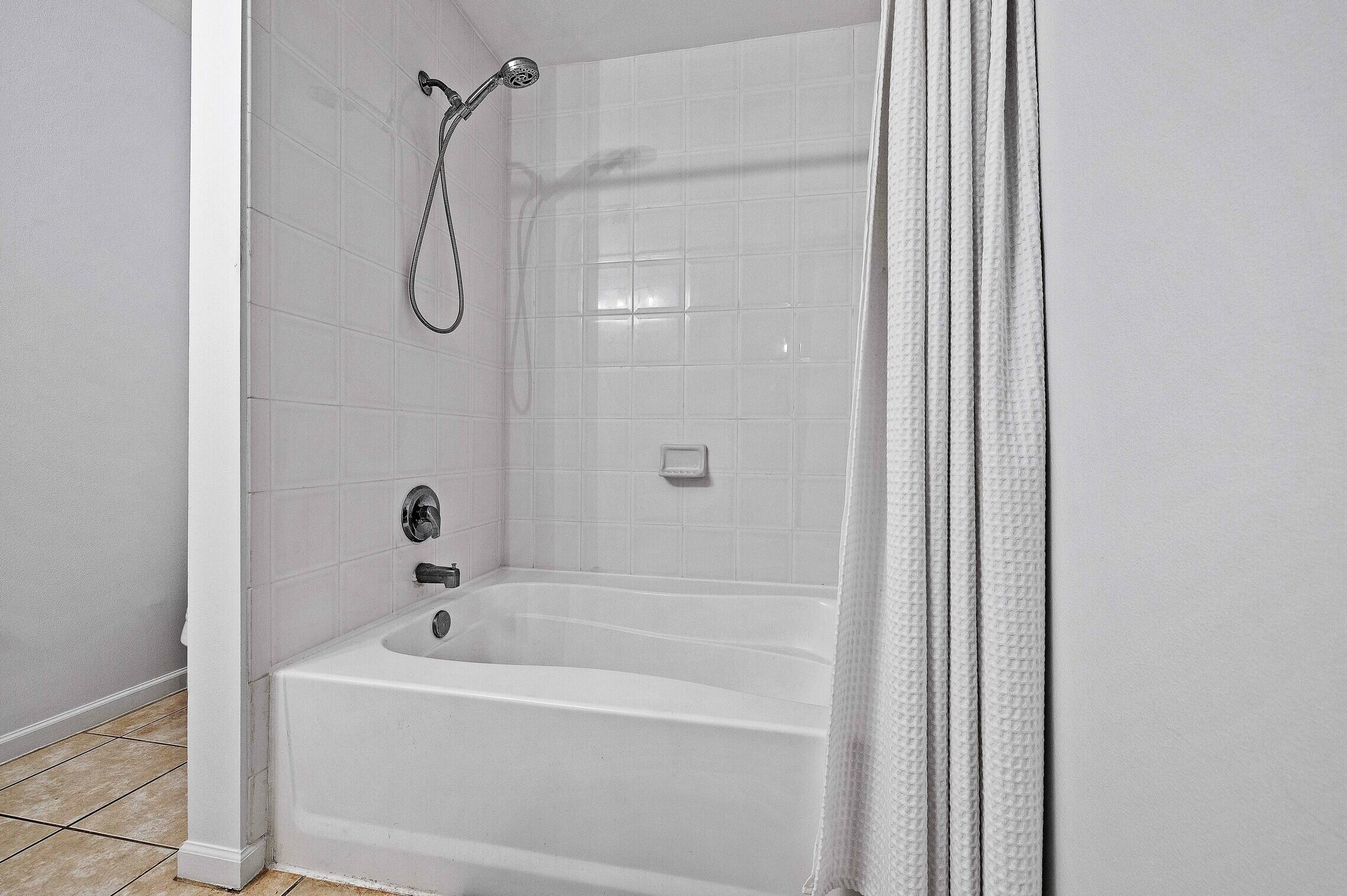 ST ANDREWS AT POLO CLUB CONDO - Residential Lease