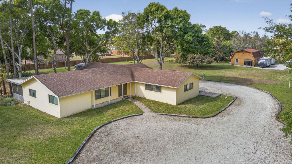 Photo of 749 W Rambling Drive, Wellington, FL 33414 (MLS # R11168549)