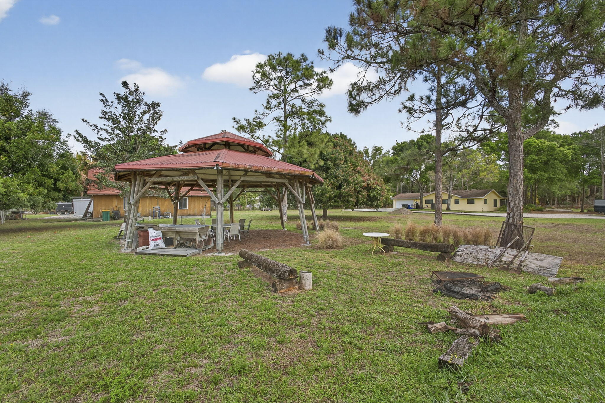 PALM BEACH LITTLE RANCHES - Residential