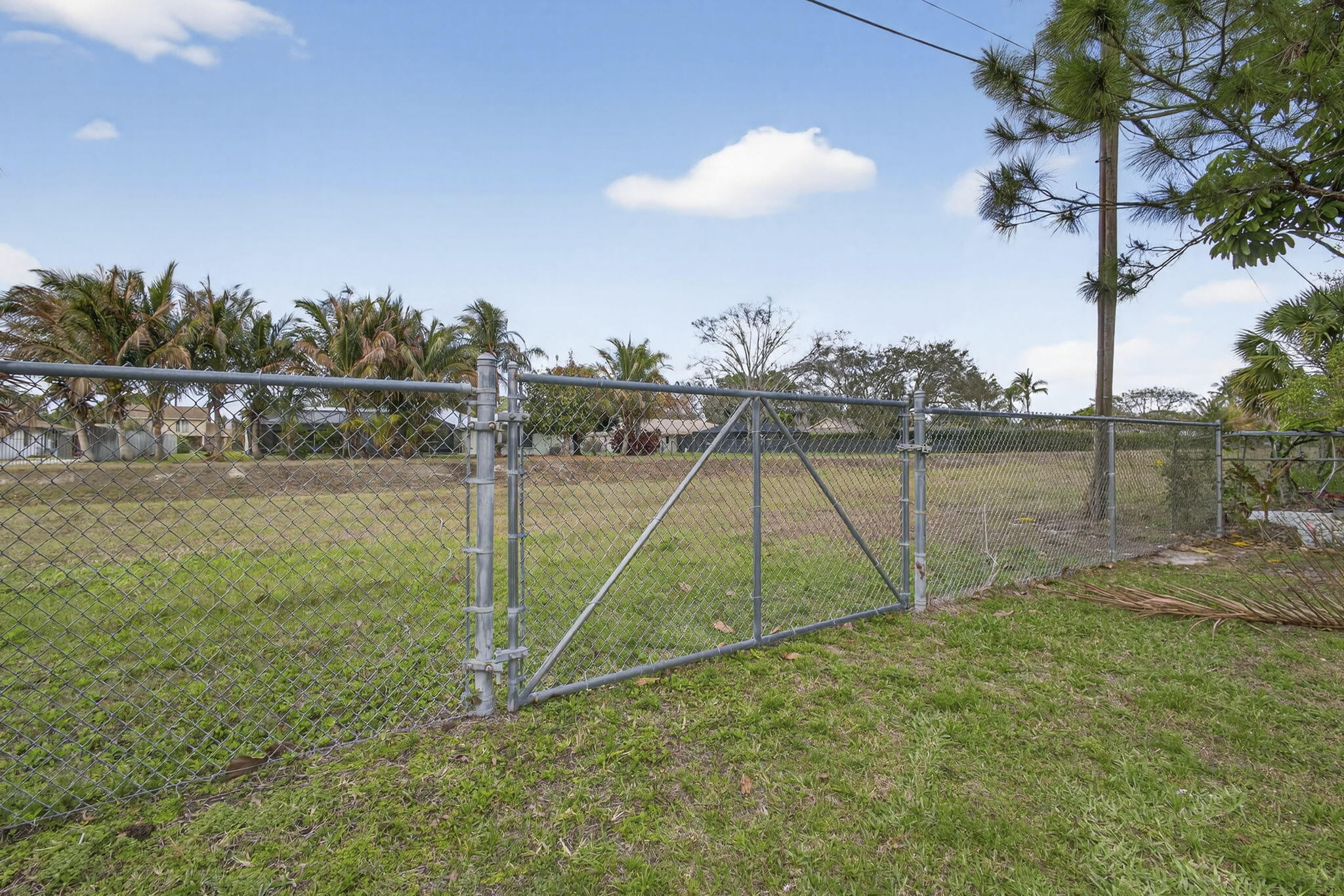 PALM BEACH LITTLE RANCHES - Residential