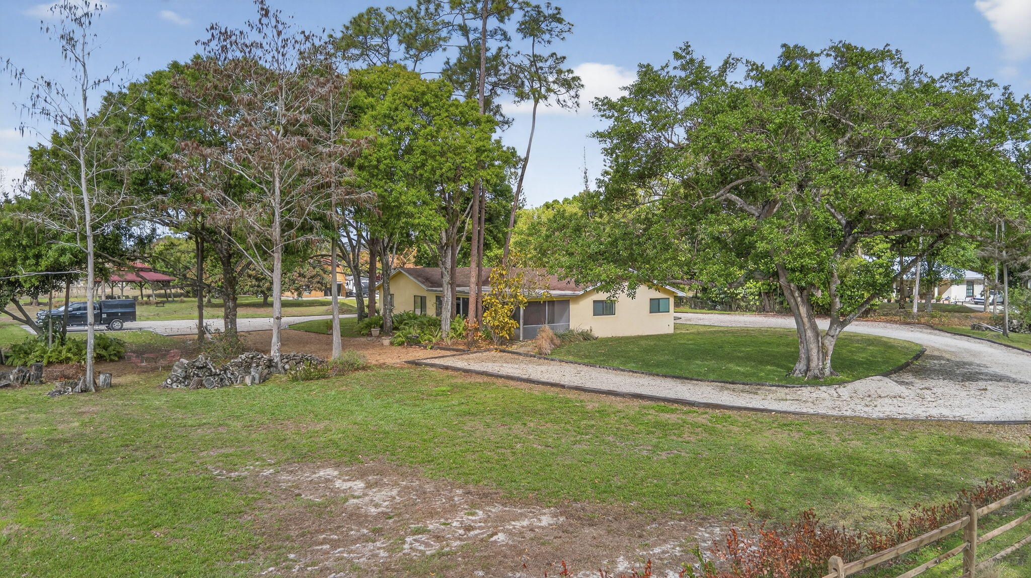 PALM BEACH LITTLE RANCHES - Residential