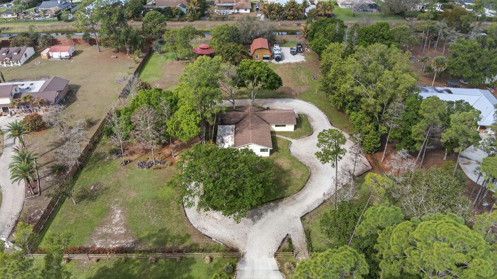 Photo of 749 W Rambling Drive, Wellington, FL 33414 (MLS # R11168549)