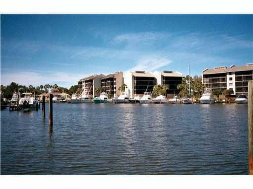 Photo of 16910 Bay Street #E 405, Jupiter, FL 33477 (MLS # R10744979)