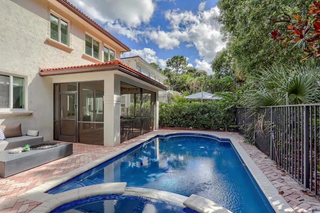 Photo of 433 Pumpkin Drive, Palm Beach Gardens, FL 33410 (MLS # R10957914)