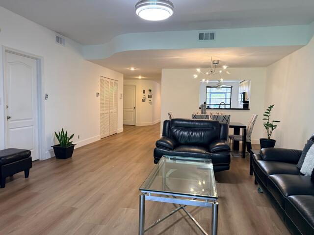 8659 Vía Reale 1, Boca Raton, FL, 33496/$415,000 4 8659 Vía Reale 1