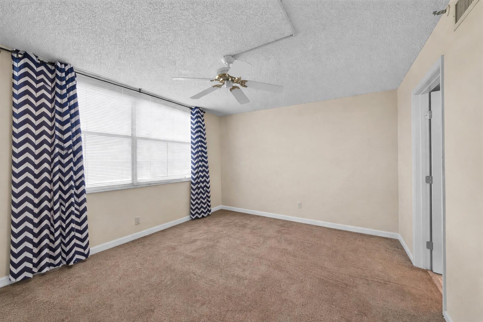 WATERS EDGE TOWERS CONDO - Residential