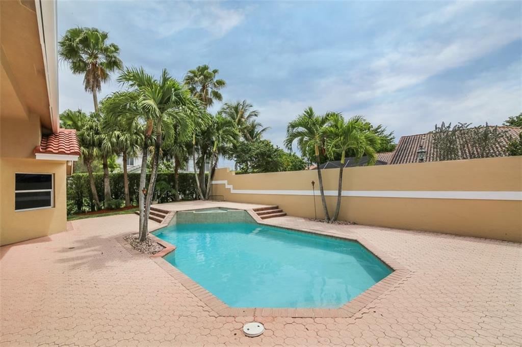 The Landings Of Parkland - Residential