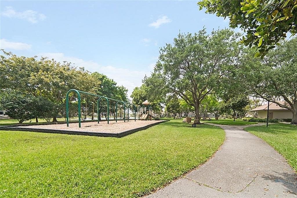 The Landings Of Parkland - Residential