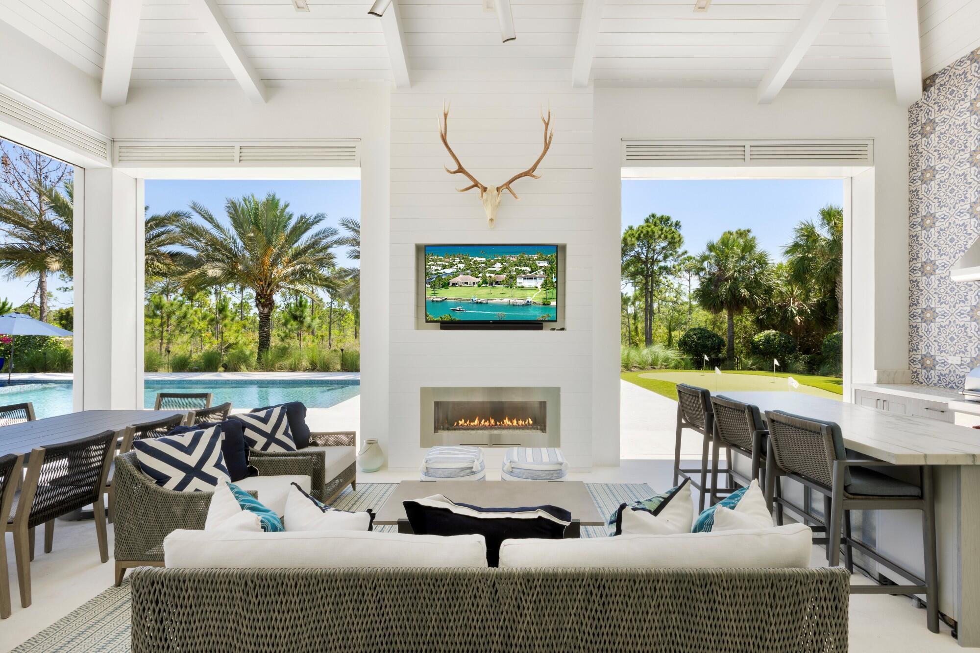 JUPITER EQUESTRIAN ESTATE - Residential