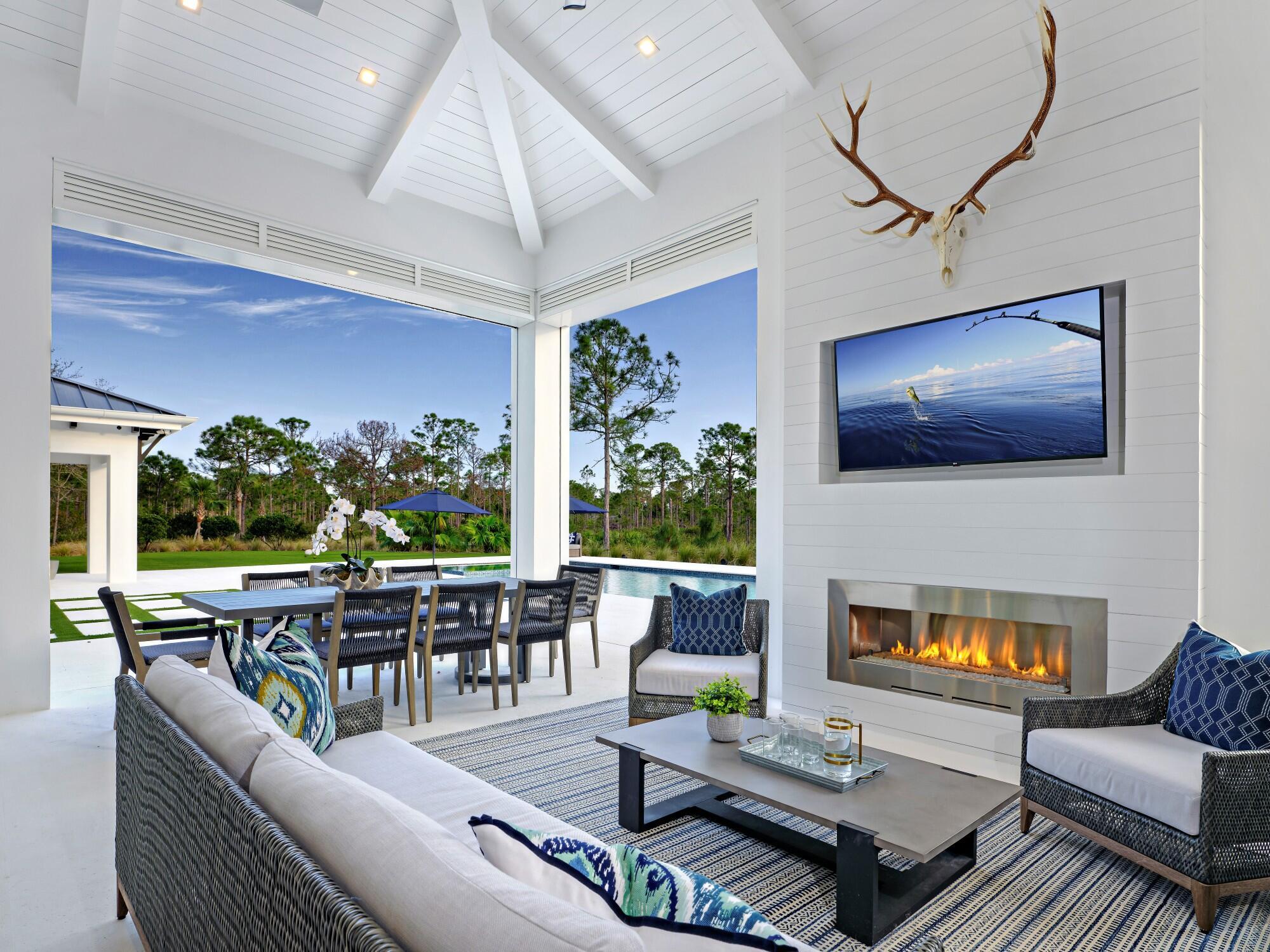 JUPITER EQUESTRIAN ESTATE - Residential