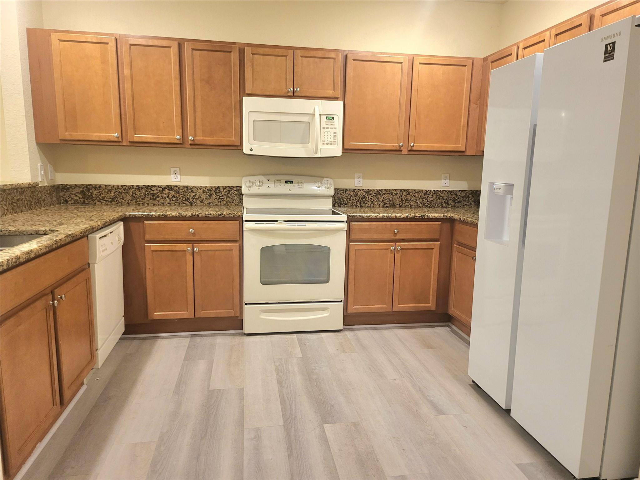 PALOMA LAKES PLAT - Residential Lease