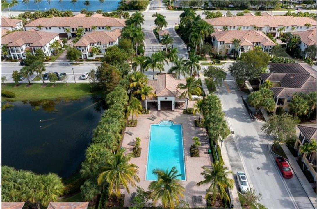 PALOMA LAKES PLAT - Residential Lease