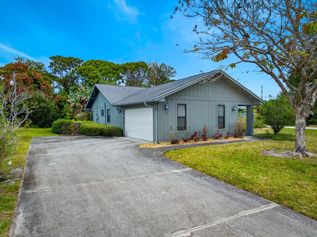 Photo of 2289 SE Genoa Street, Port Saint Lucie, FL 34952 (MLS # B26017137)