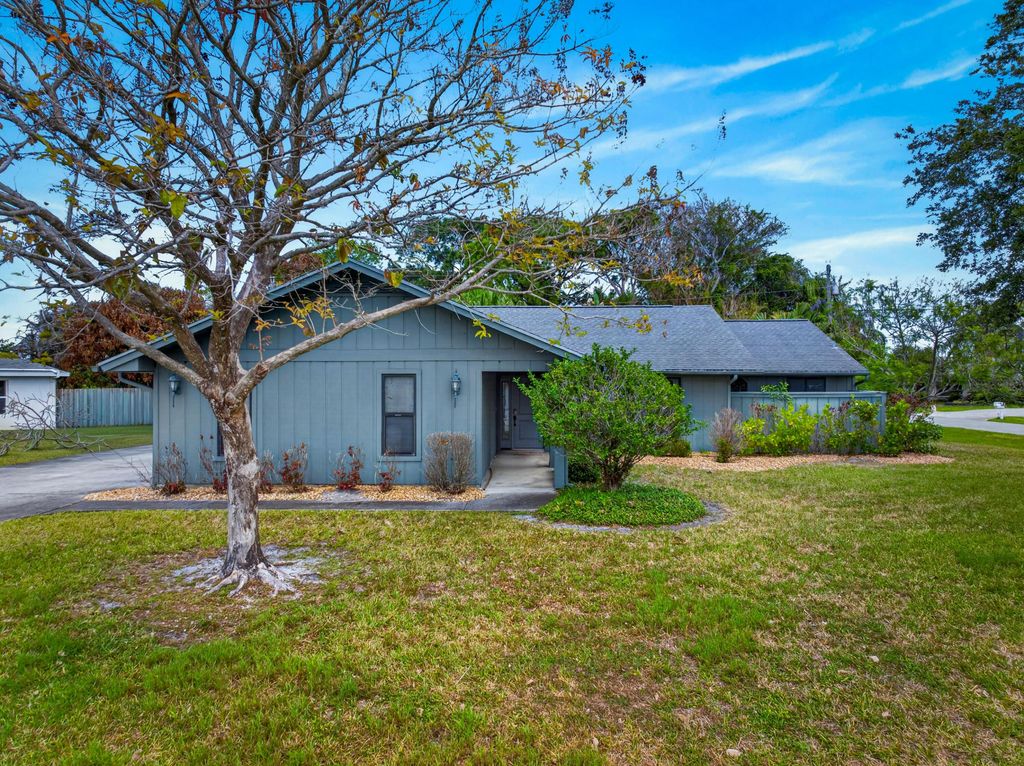 Photo of 2289 SE Genoa Street, Port Saint Lucie, FL 34952 (MLS # B26017137)