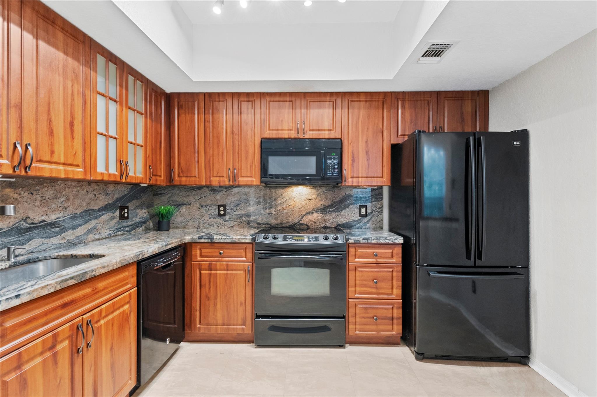 VILLAS DE TUSCANY CONDO - Residential Lease