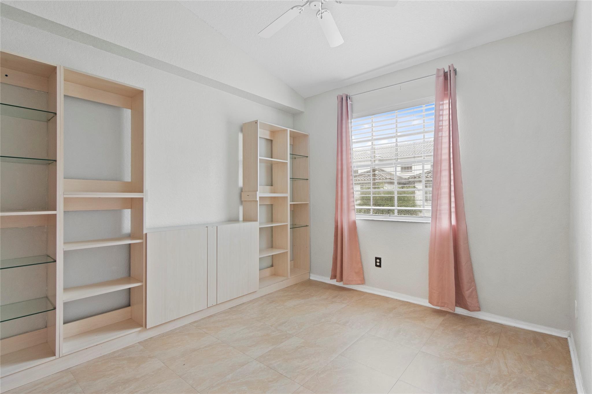 VILLAS DE TUSCANY CONDO - Residential Lease