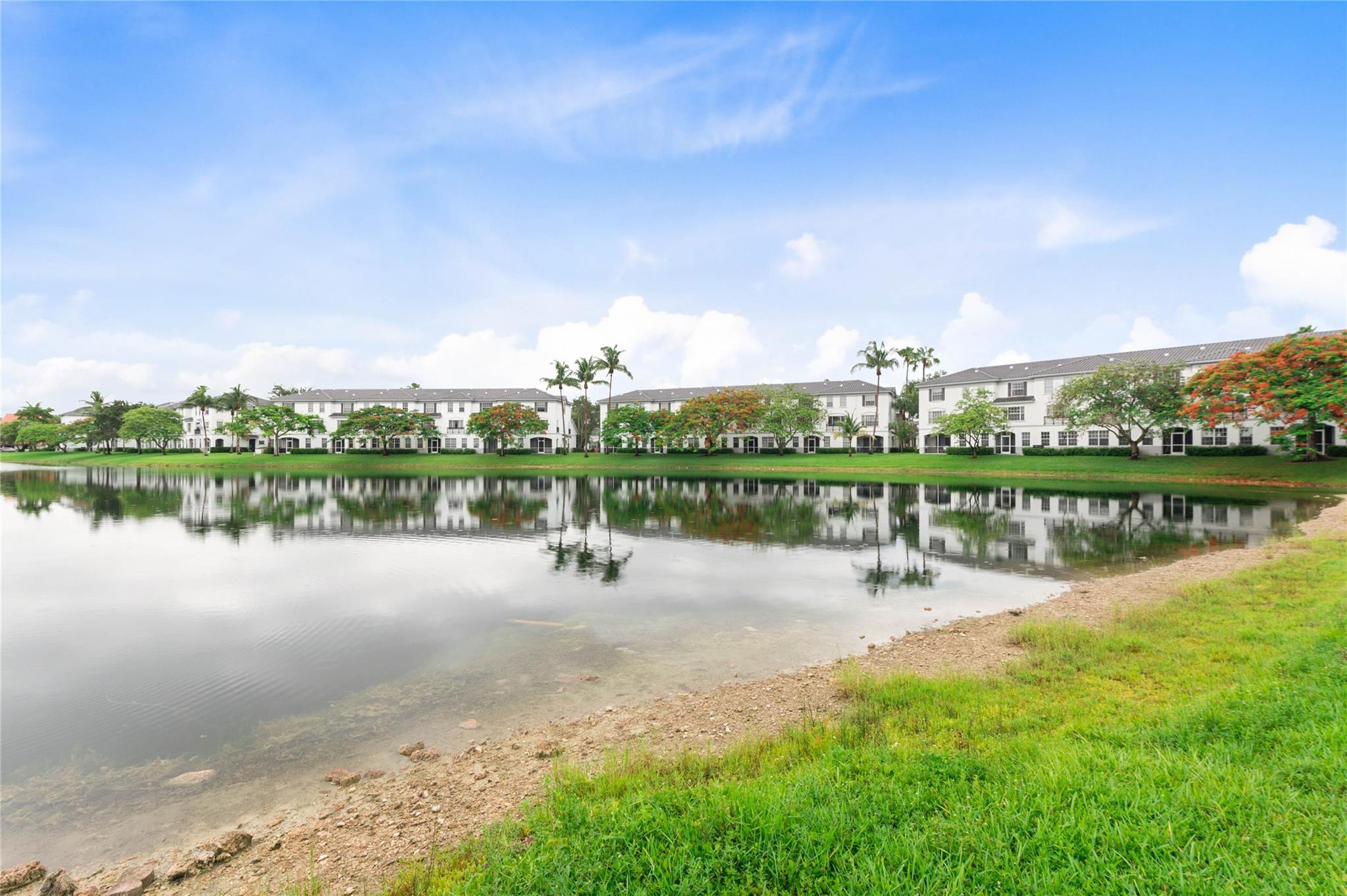 VILLAS DE TUSCANY CONDO - Residential Lease