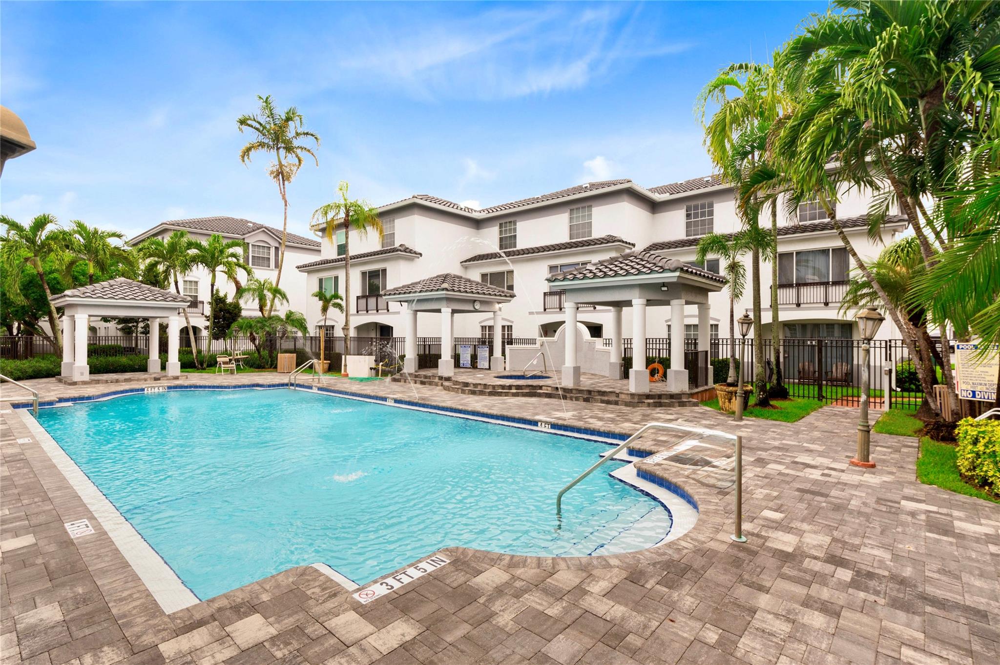 VILLAS DE TUSCANY CONDO - Residential Lease