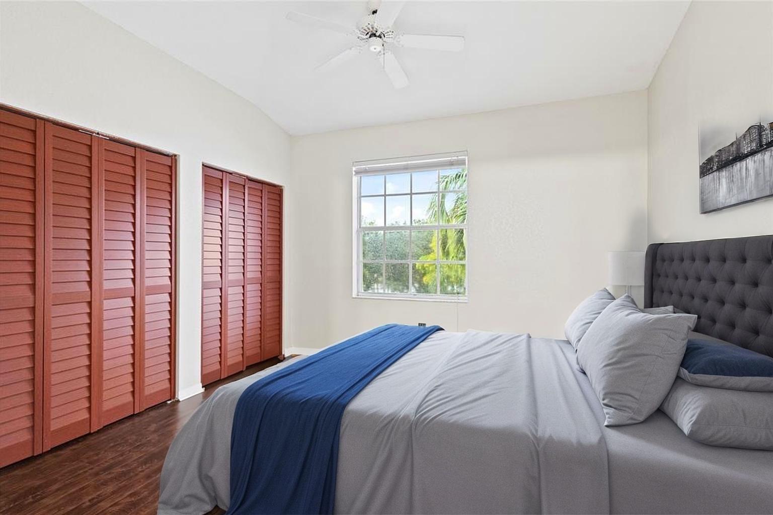 VILLAS DE TUSCANY CONDO - Residential Lease