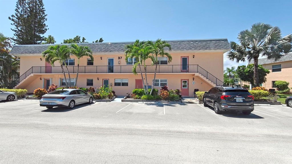 Photo of 2950 SE Ocean Boulevard #37-6, Stuart, FL 34996 (MLS # R11000542)