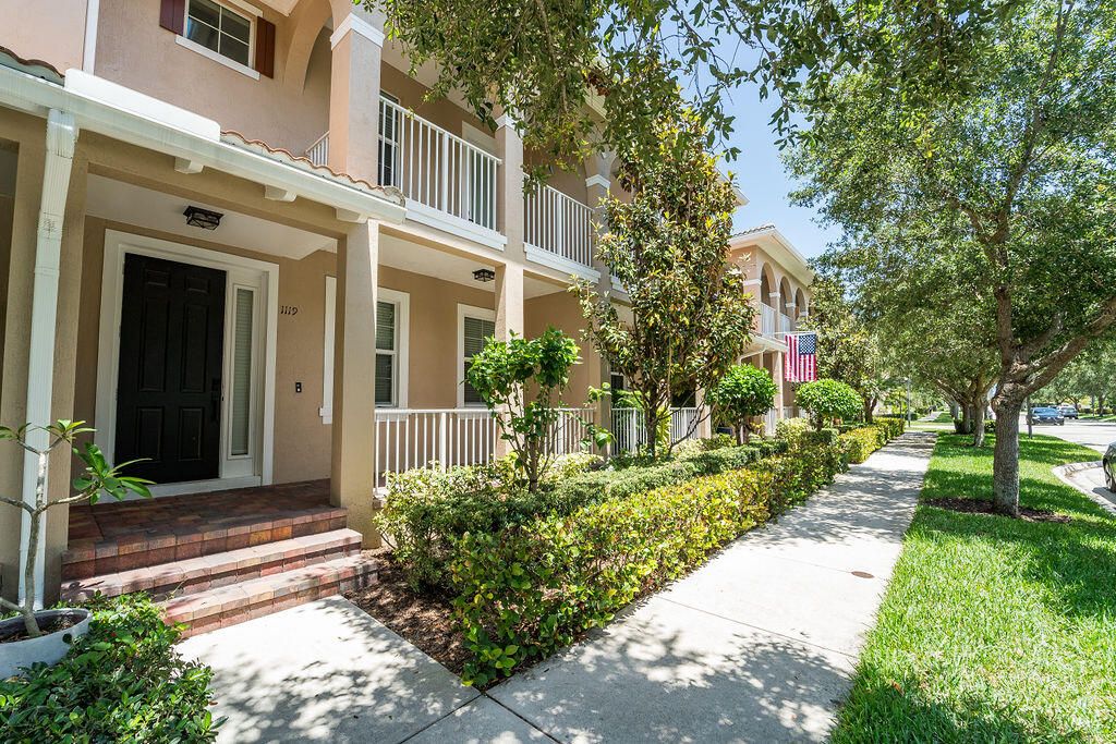 Photo of 1119 N Community Drive, Jupiter, FL 33458 (MLS # R10981837)