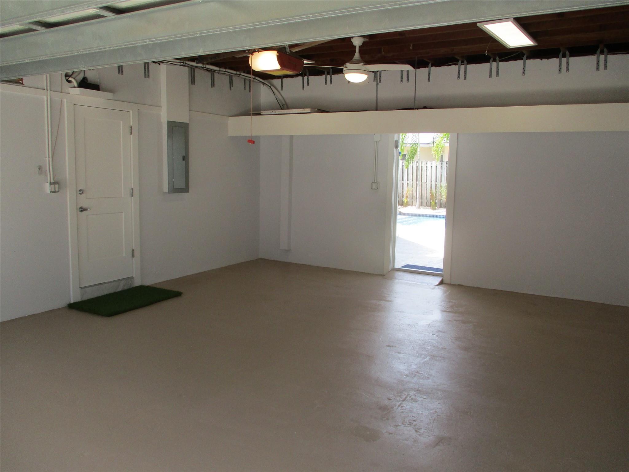 Lighthouse Point 4th Sec - Residential