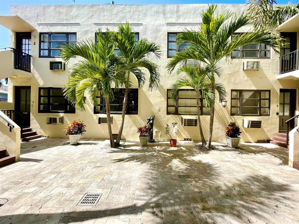 Photo of 233 Royal Poinciana Way Way #4, Palm Beach, FL 33480 (MLS # R10821433)