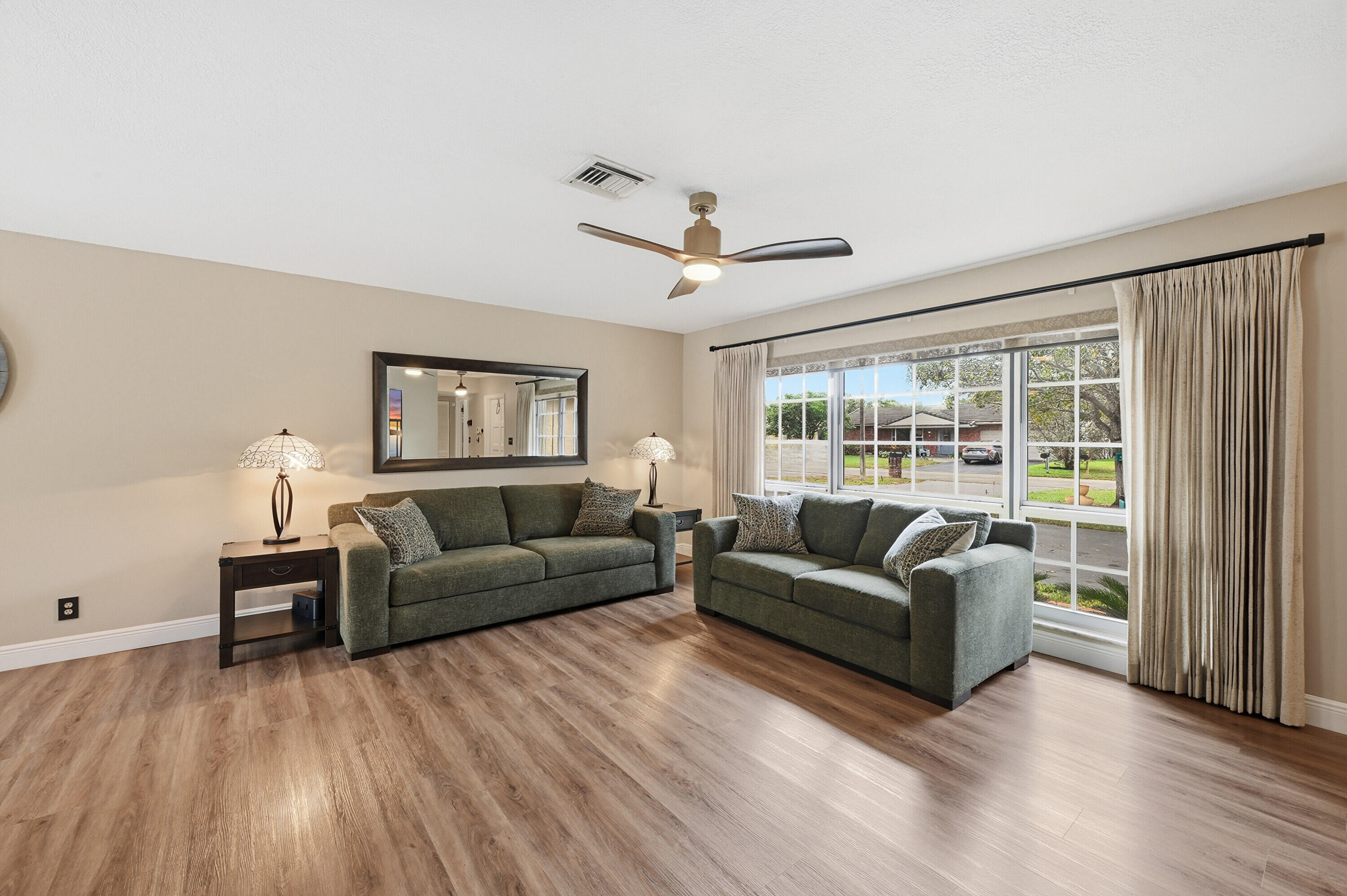 FOREST HILLS - Residential