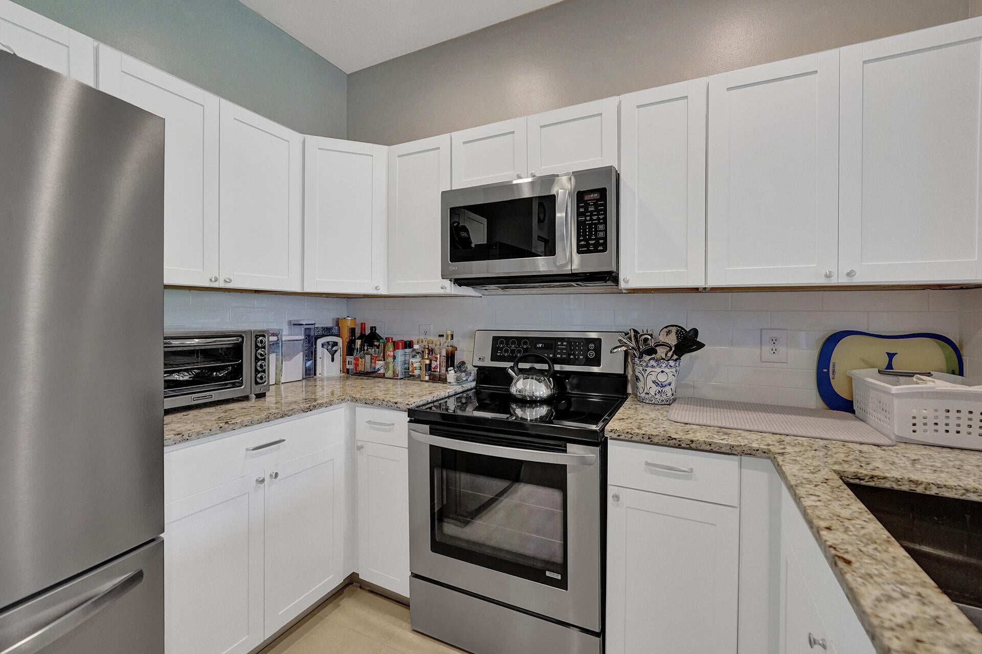 View photos, virtual tours, details... 254 RIVER BLUFF Lane