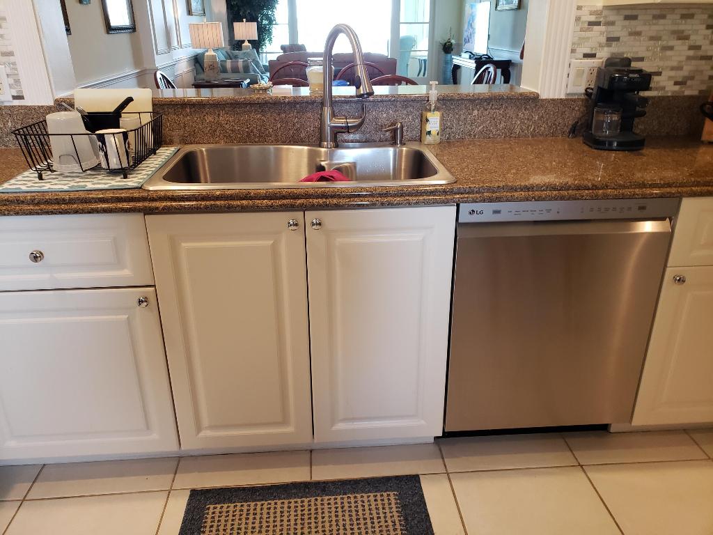 HARBOUR ISLE AT HUTCHINSON ISLAND WEST, A CONDOMIN - Residential Lease