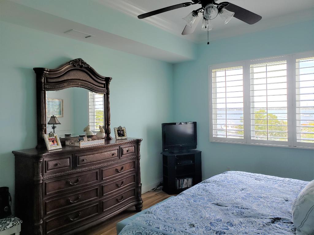 HARBOUR ISLE AT HUTCHINSON ISLAND WEST, A CONDOMIN - Residential Lease