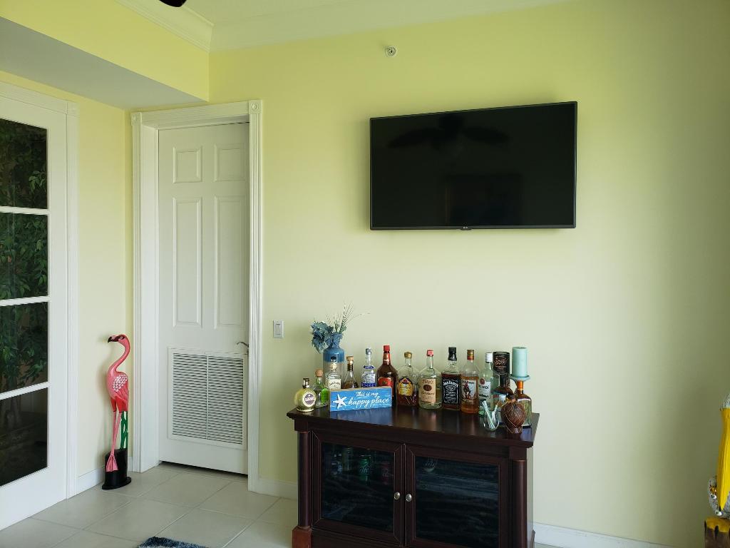 HARBOUR ISLE AT HUTCHINSON ISLAND WEST, A CONDOMIN - Residential Lease