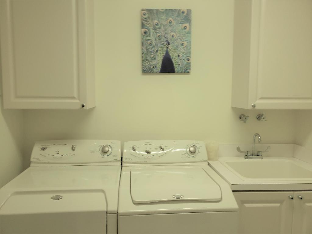 HARBOUR ISLE AT HUTCHINSON ISLAND WEST, A CONDOMIN - Residential Lease