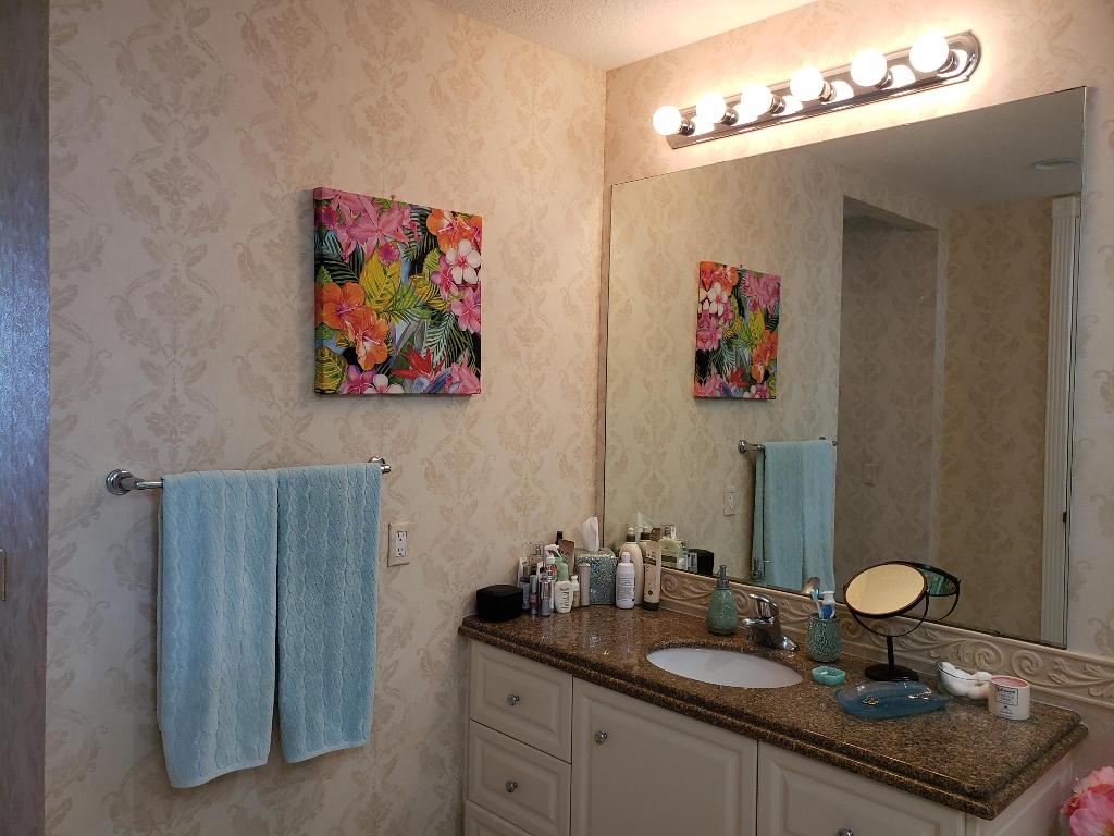 HARBOUR ISLE AT HUTCHINSON ISLAND WEST, A CONDOMIN - Residential Lease