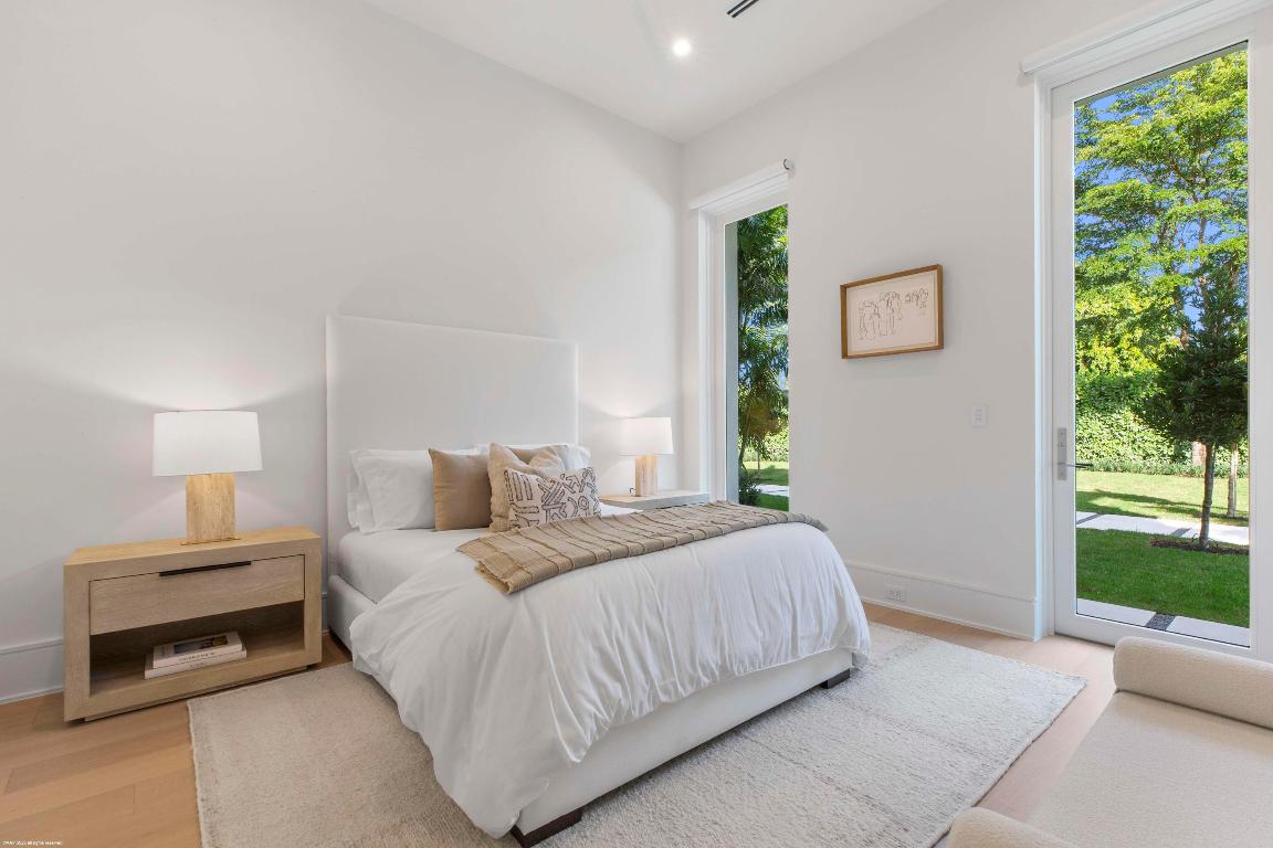 OAK TREE EST - Residential