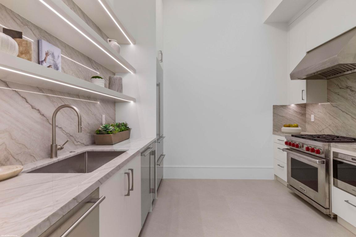 OAK TREE EST - Residential