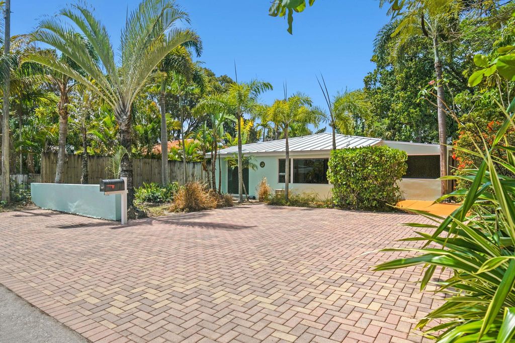 Photo of 1317 NE 1st Avenue, Fort Lauderdale, FL 33304 (MLS # F10496738)