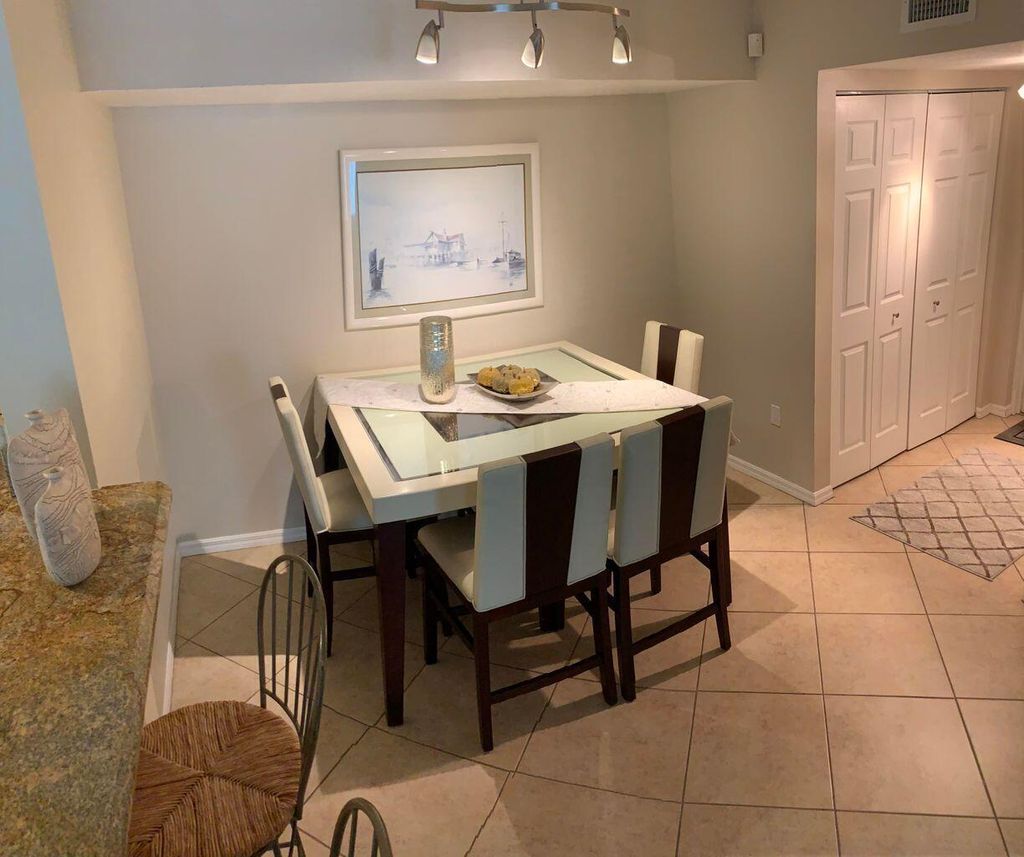 Photo of 805 Villa Cir, Boynton Beach, FL 33435 (MLS # R11077079)