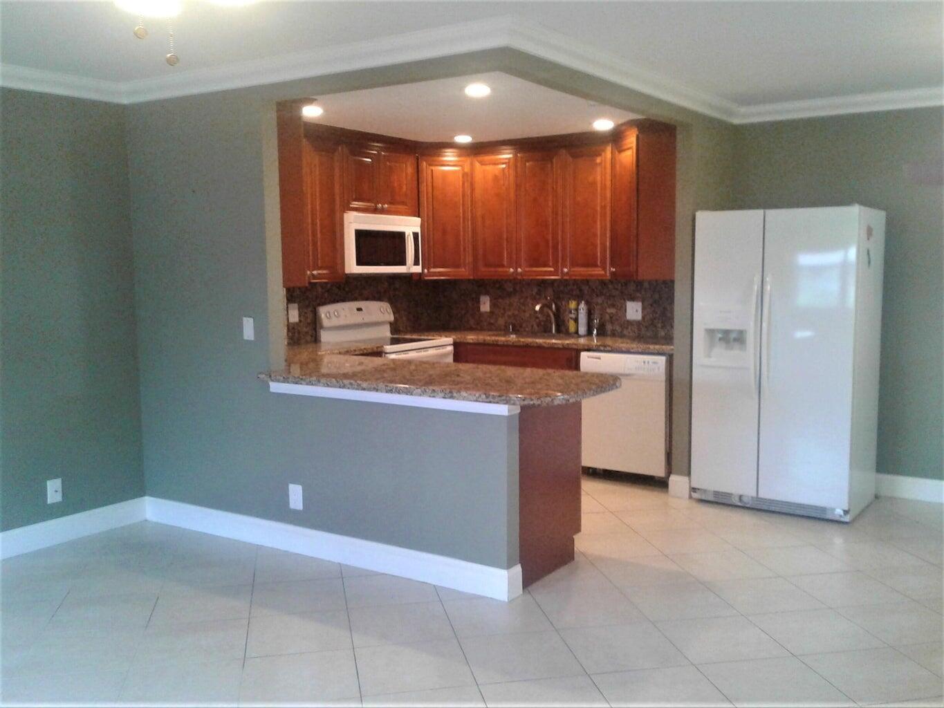 Beautifully renovated, ground-floor 1 Bedroom, 1 1/2 Bath condo in Valencia at, Kings Point. Washer and dryer are in the unit. Building is 1-story. Over 55 community with many amenities including courtesy bus, manned gate, community pools, tennis courts, located close to the turnpike.
