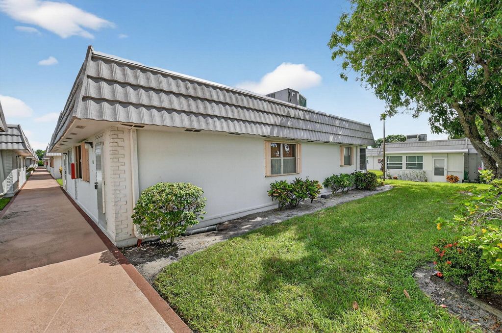 Photo of 94 Valencia D, Delray Beach, FL 33446 (MLS # R11108765)