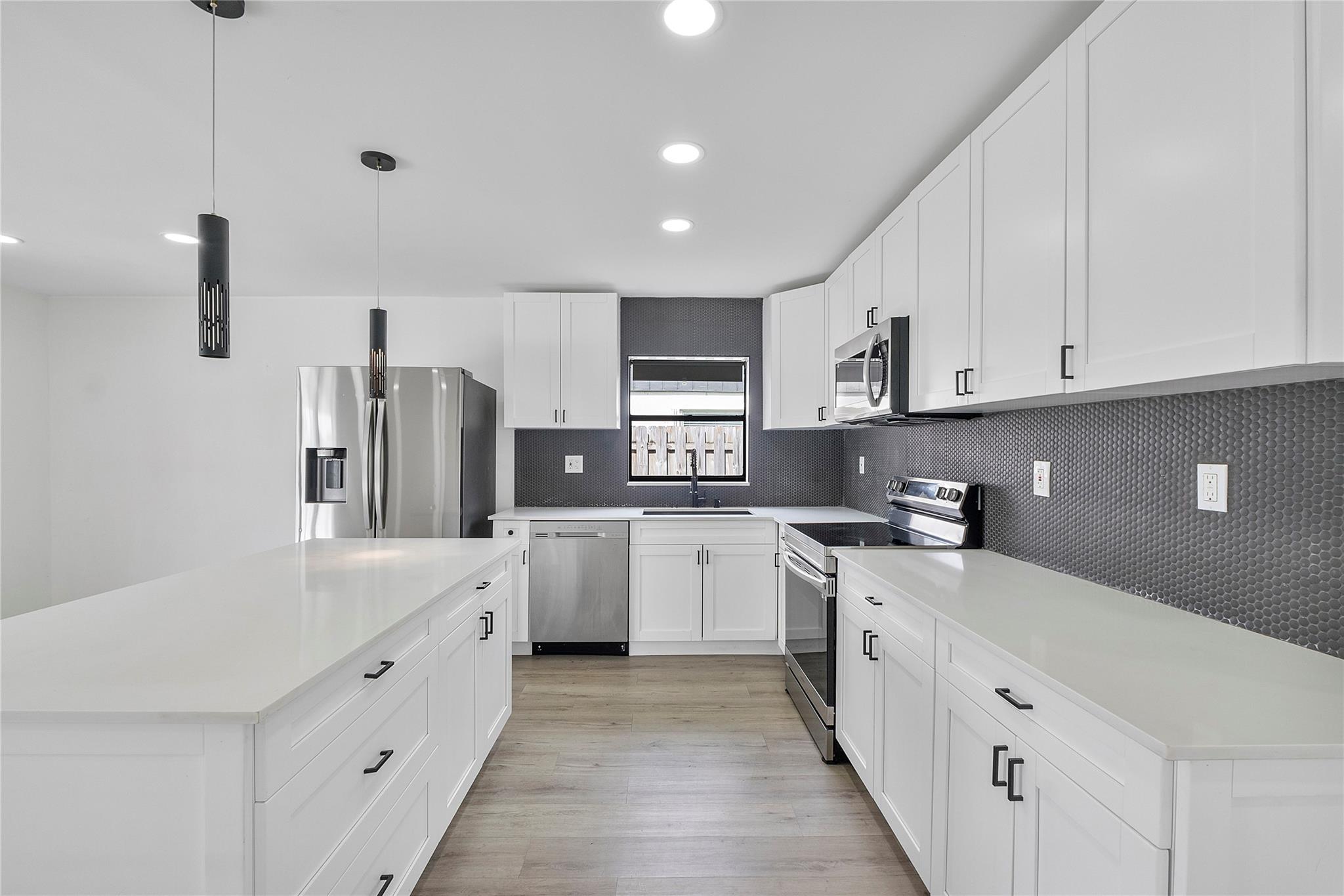 ROYAL PALM POINTE - Residential Lease