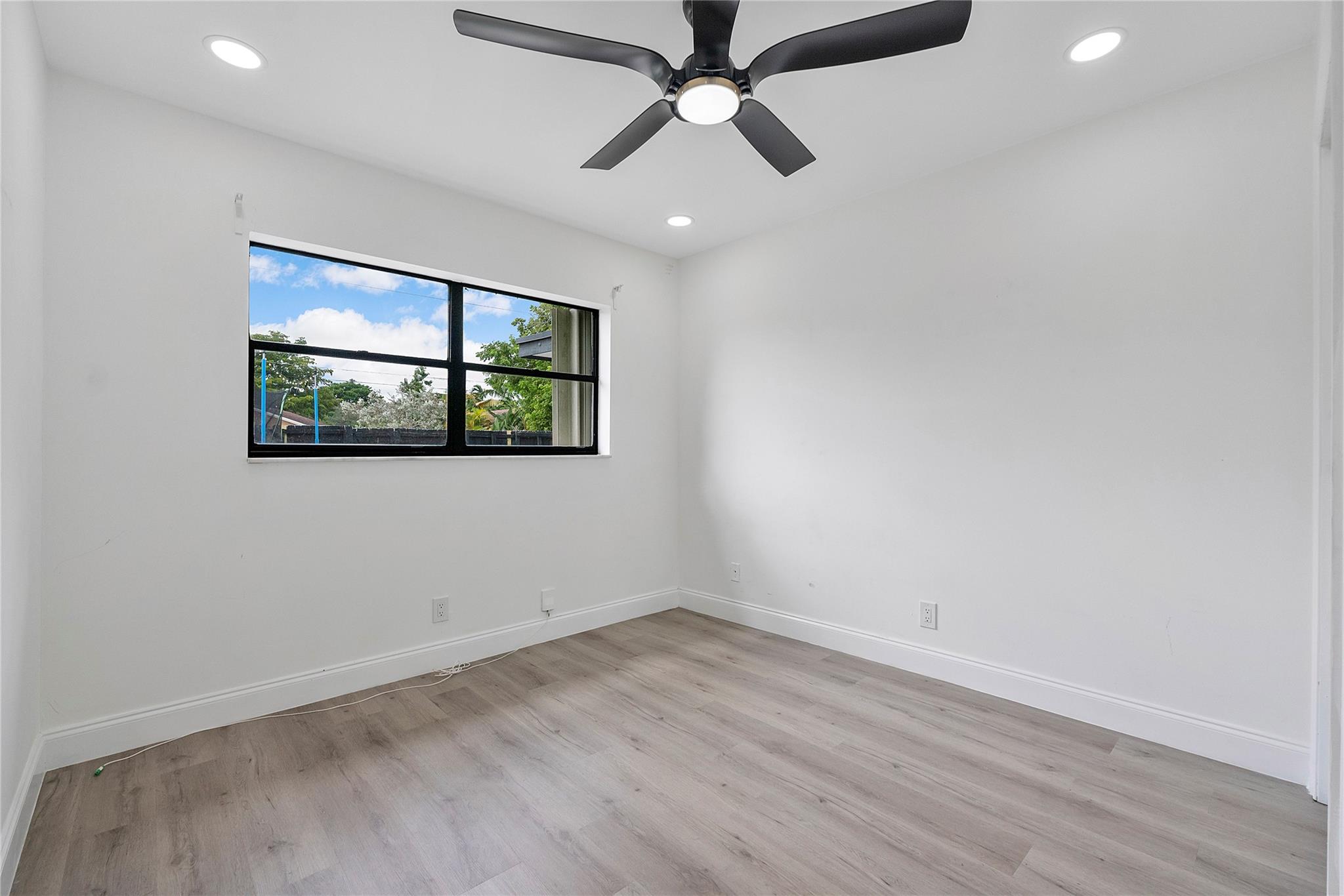 ROYAL PALM POINTE - Residential Lease