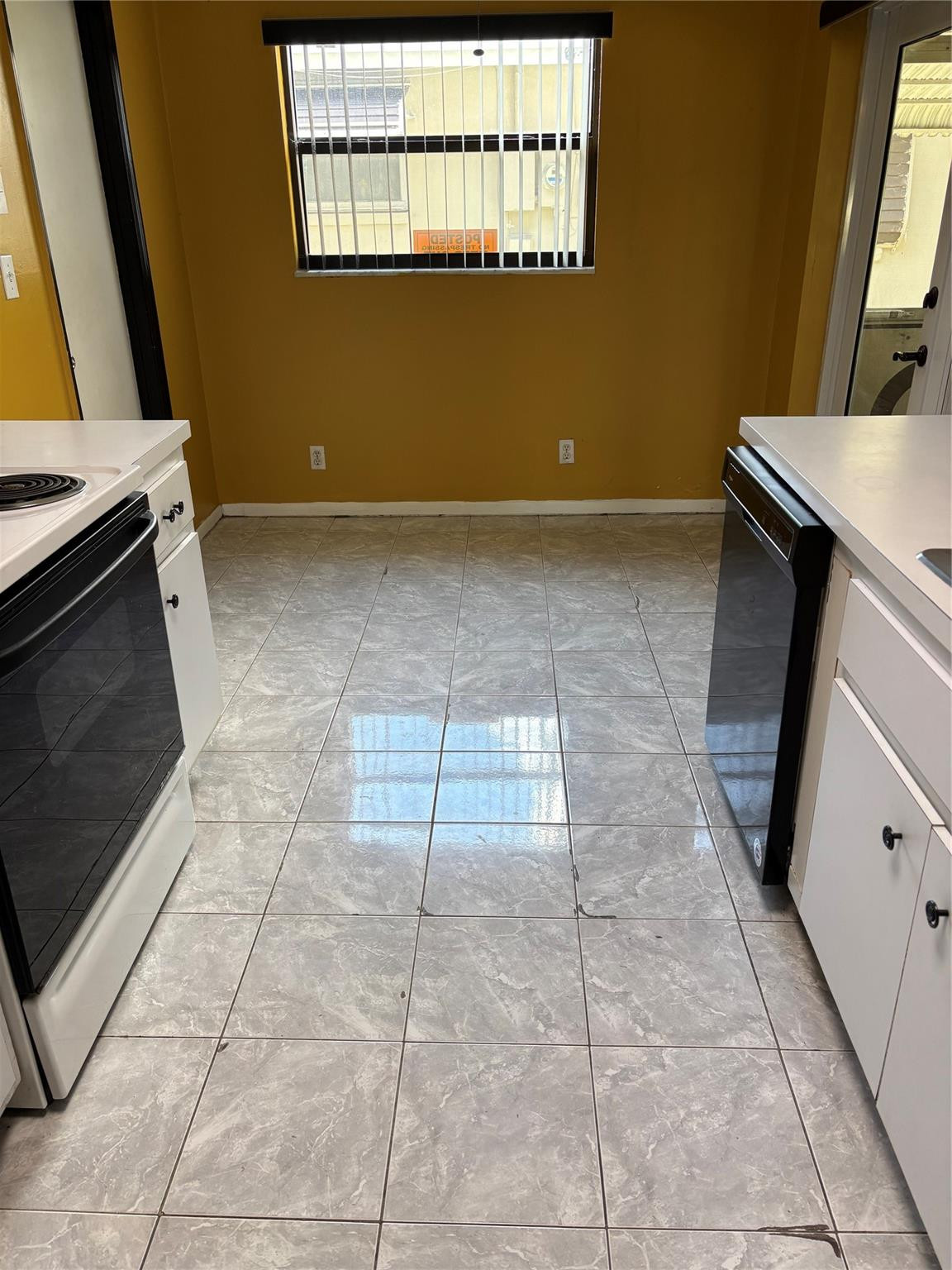 TAMARAC LAKES - Residential