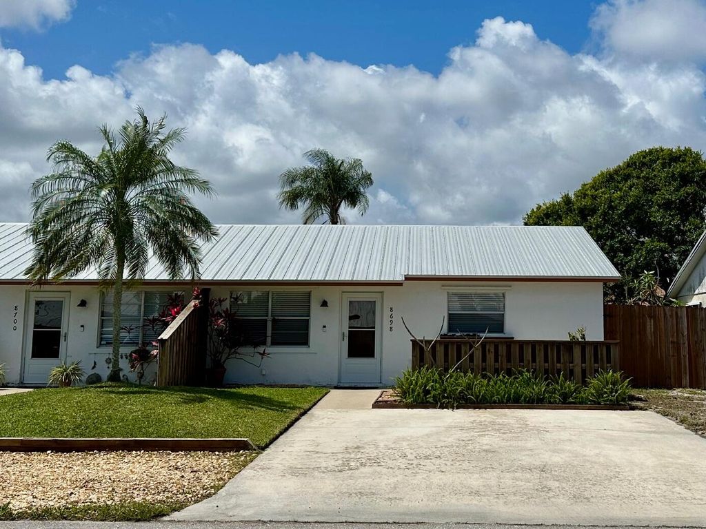 Photo of 8698 SE Hobe Ridge Avenue, Hobe Sound, FL 33455 (MLS # B26009768)