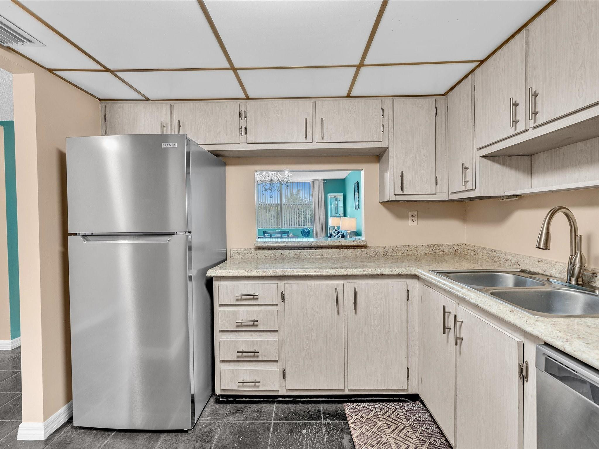 ROYAL PARK GARDENS I-J CONDO - Residential Lease