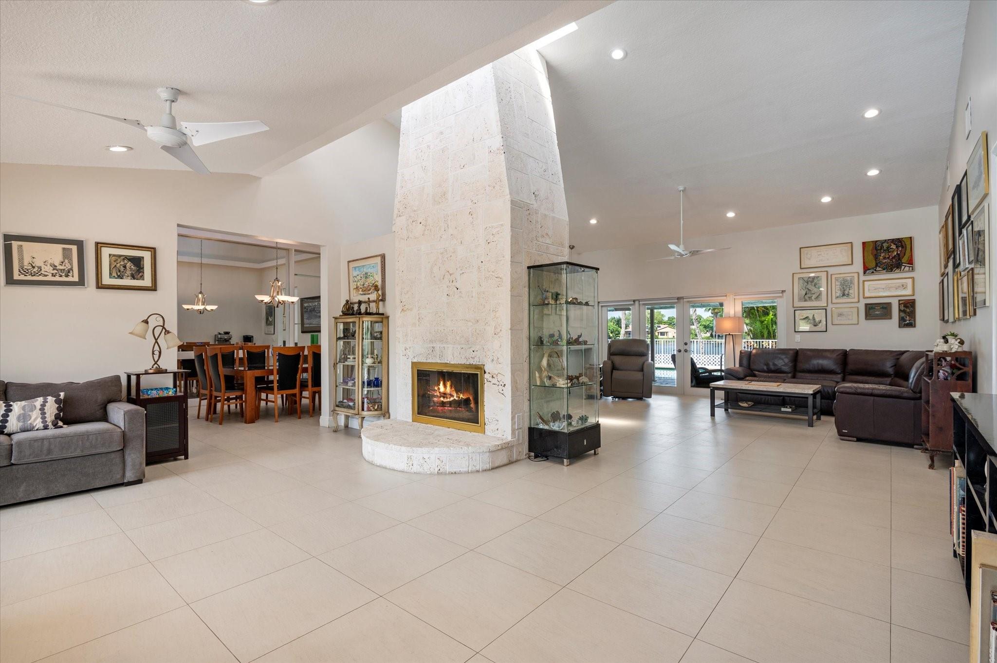 1024 NW 99th Ave, Plantation, FL, 33322/$895,000 2 1024 NW 99th Ave