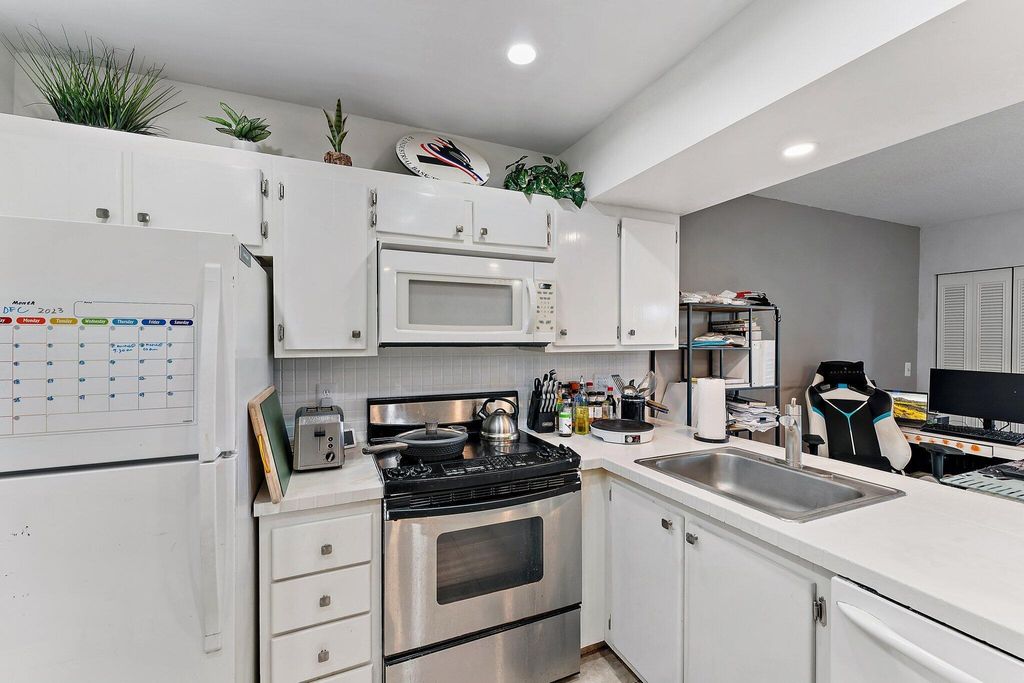 Photo of 1605 S Us Highway 1 #V4-106, Jupiter, FL 33477 (MLS # R10942224)