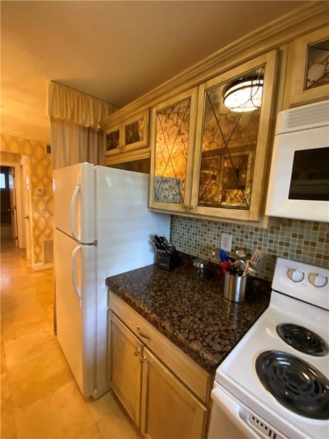 Tiny photo for 600 NE 7TH Avenue #14, Fort Lauderdale, FL 33304 (MLS # B26052271)