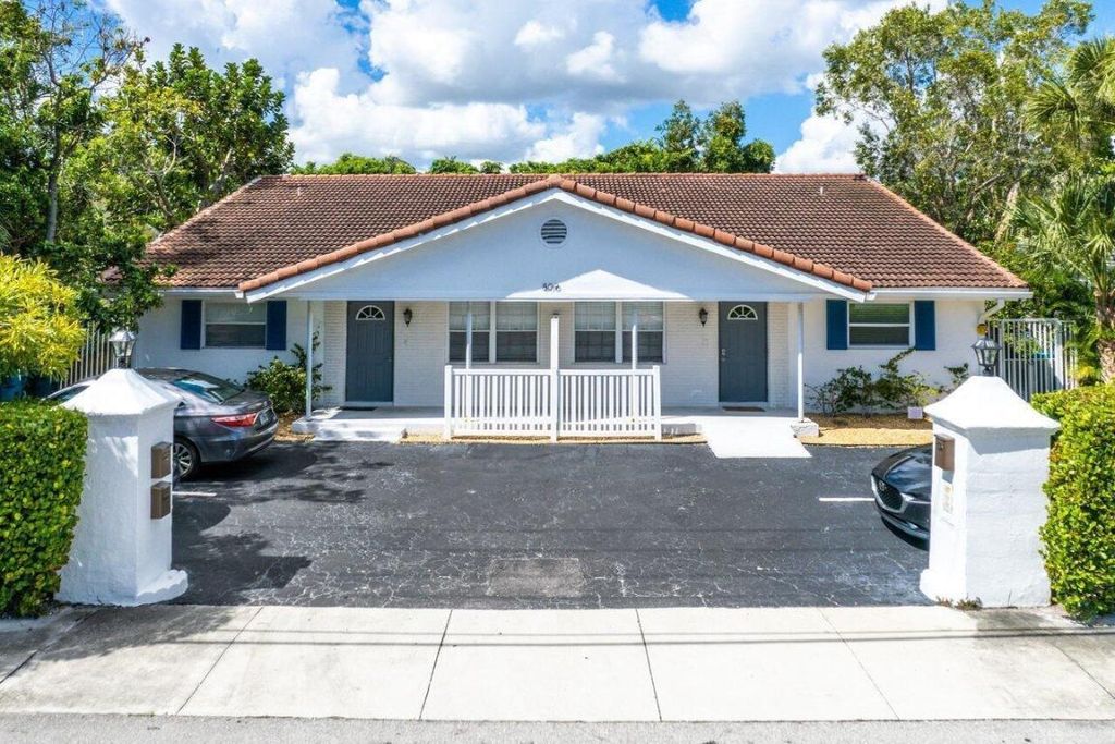 Photo of 809 SE 4th Street #A, Boynton Beach, FL 33435 (MLS # R11091244)